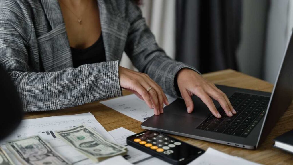 Inventory Forecasting Software connected with accounting and cash flow