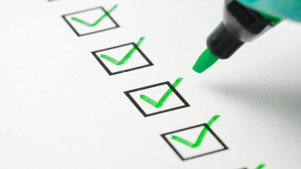 Business checklist reviewed by a Manufacturing Accountant.