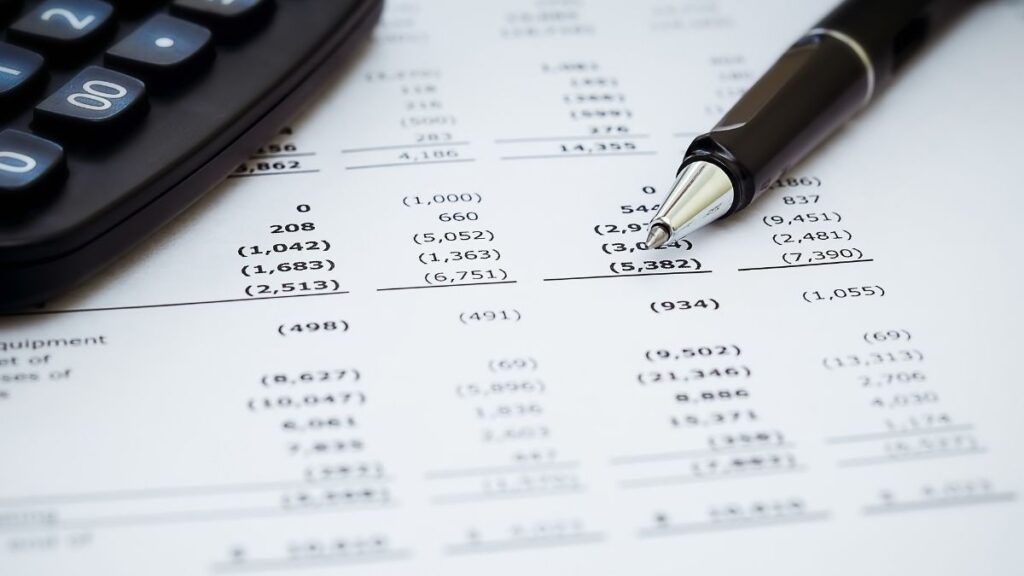 Retail accounting services financial records