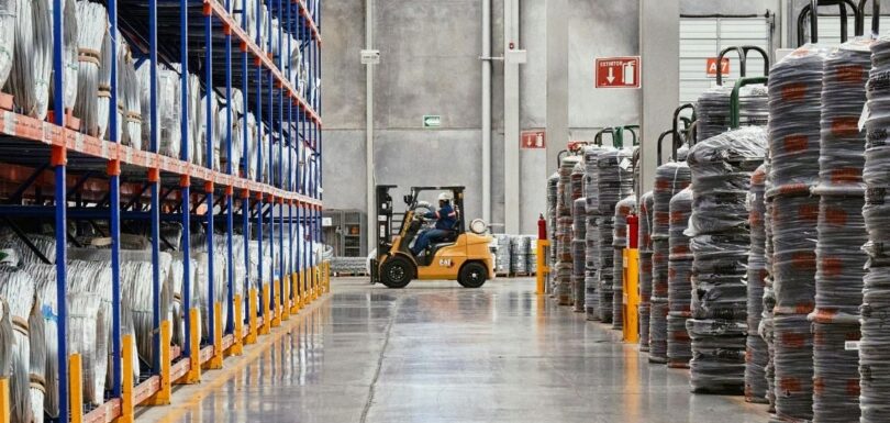 Warehouse storage and stock management for ecommerce