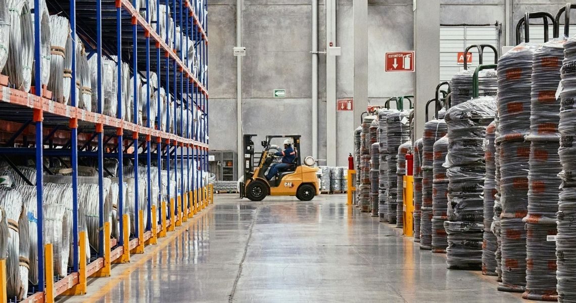 Warehouse storage and stock management for ecommerce